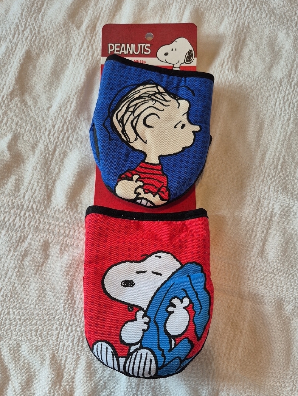 Peanuts 2 mini mitts, snoopy & Linus 5.5" X 7"